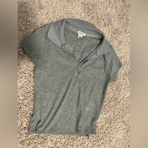 Grey collared shirt sleeve top